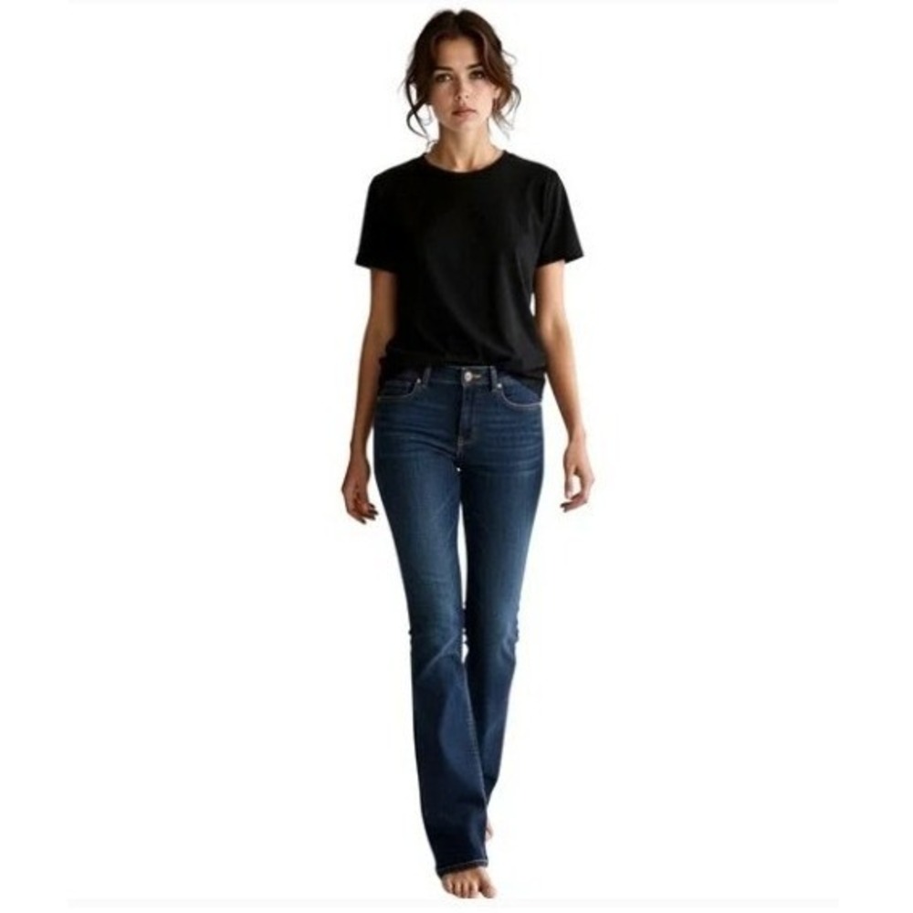 American Eagle Y2K Women's Artist Stretch BootCut Dark Wash Jeans Size 6 EUC